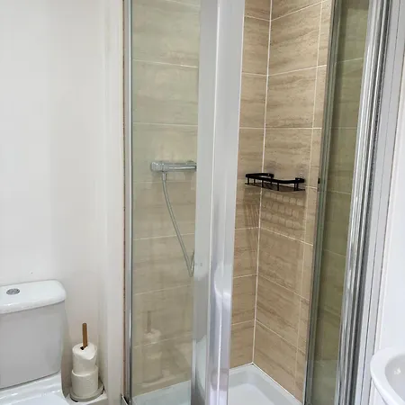 Appartement Spacious Retreat With Parking: Ideal For Families & Contractors *